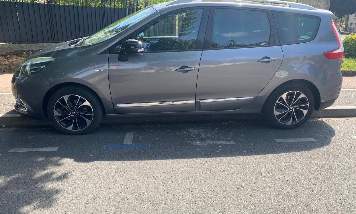 Renault GRAND SCENIC III — photo 11