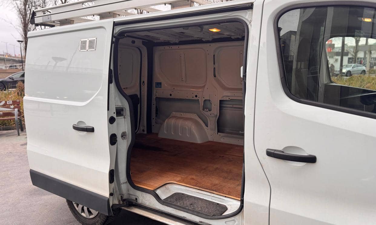 Renault TRAFIC III — photo 4