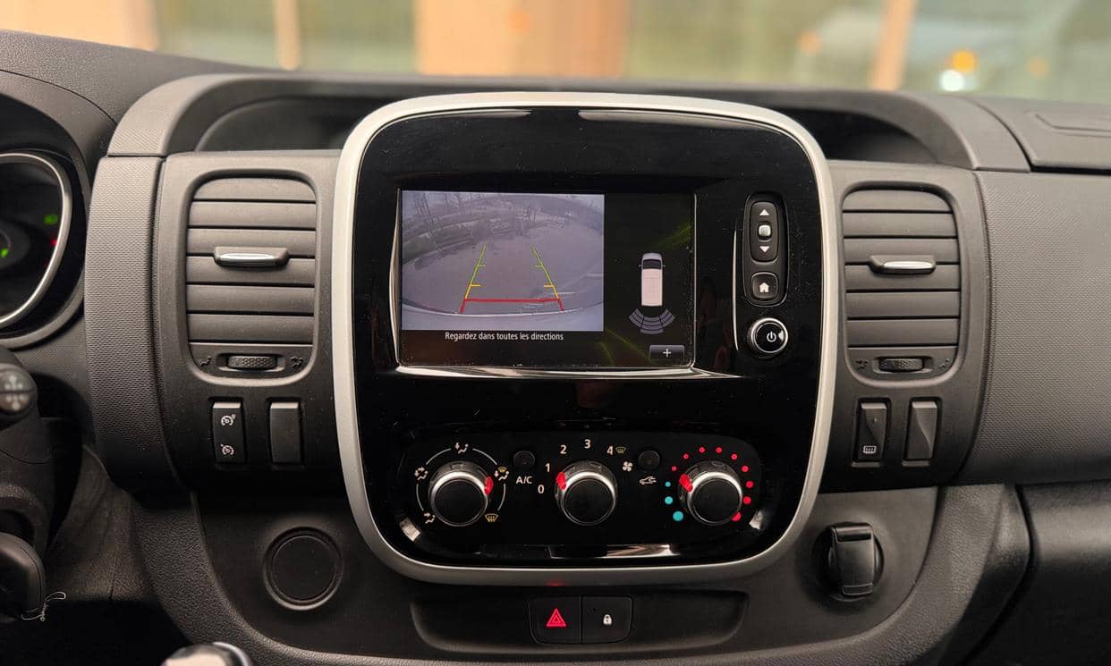Renault TRAFIC III — photo 6