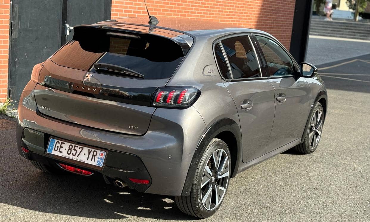 Peugeot 208 — photo 9