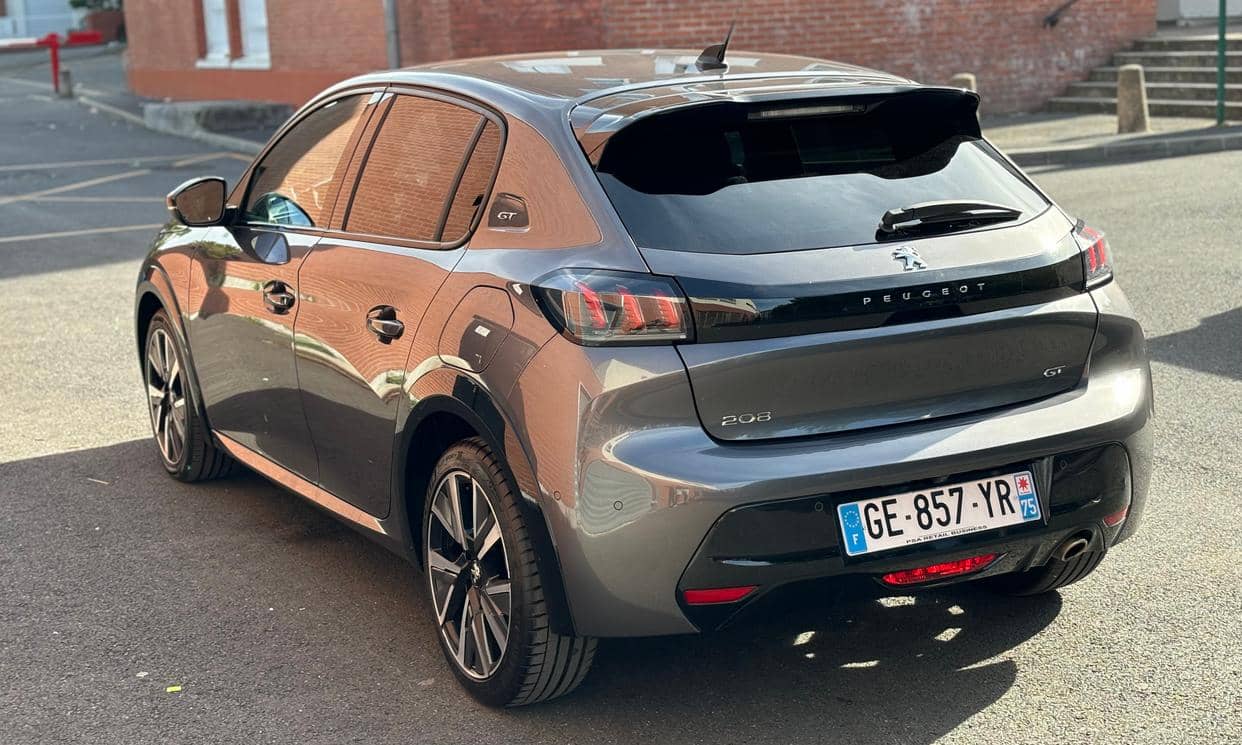 Peugeot 208 — photo 10