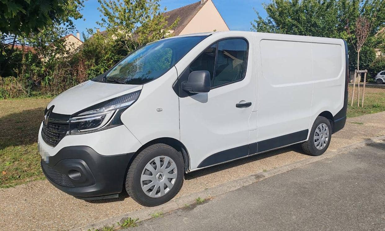 Renault TRAFIC III — photo 2
