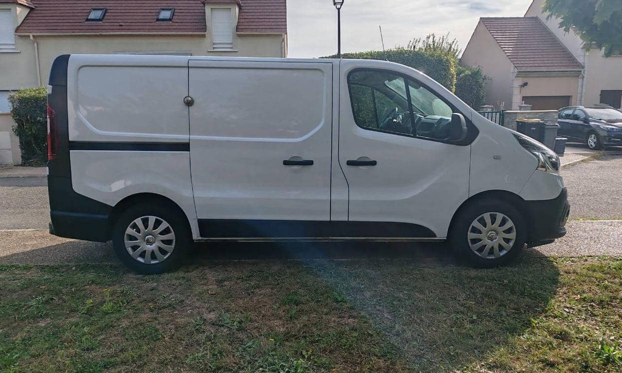 Renault TRAFIC III — photo 10