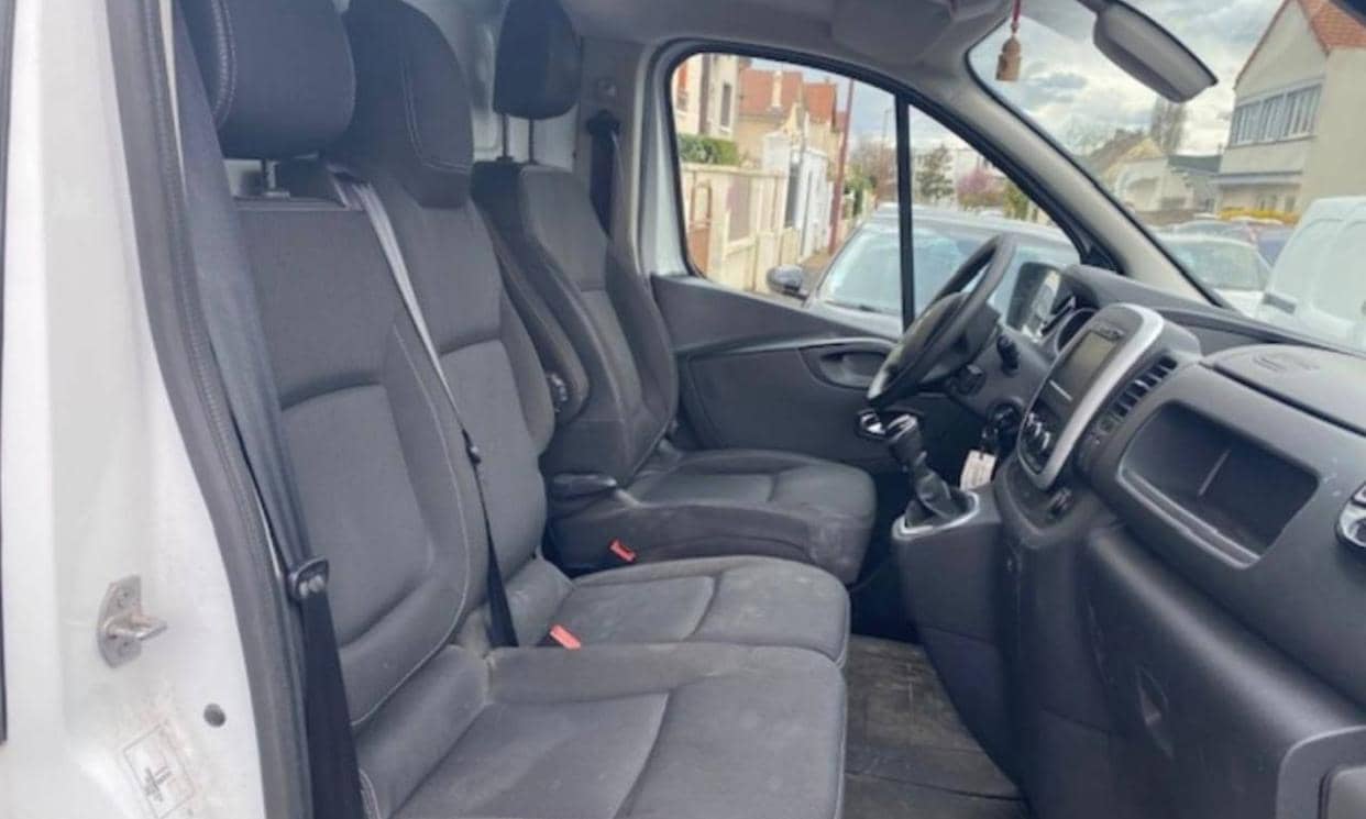 Renault TRAFIC III — photo 15