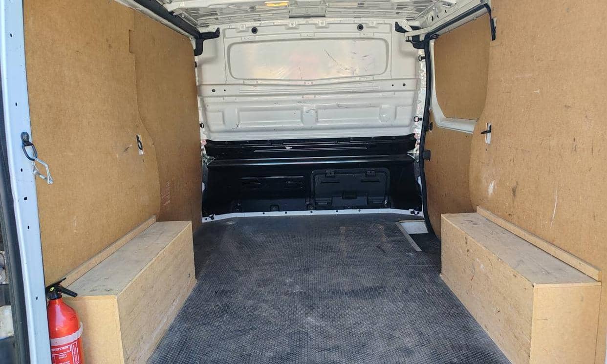 Renault TRAFIC III — photo 17