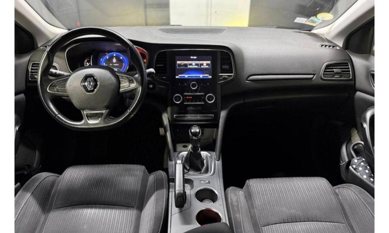 Renault MEGANE IV — photo 11
