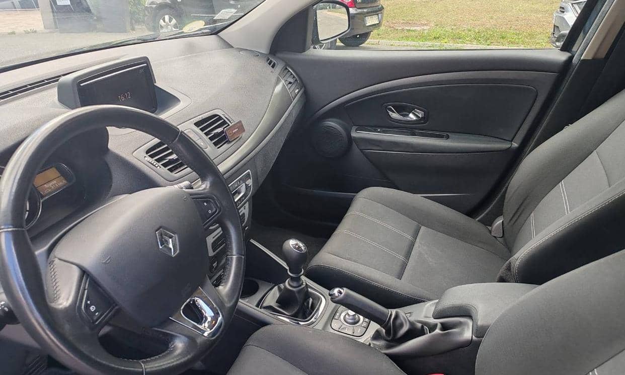 Renault MEGANE III ESTATE — photo 8