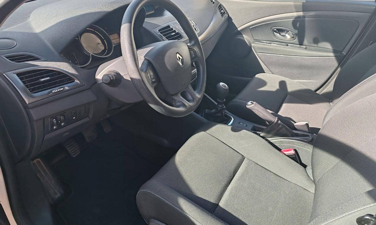 Renault MEGANE III — photo 12