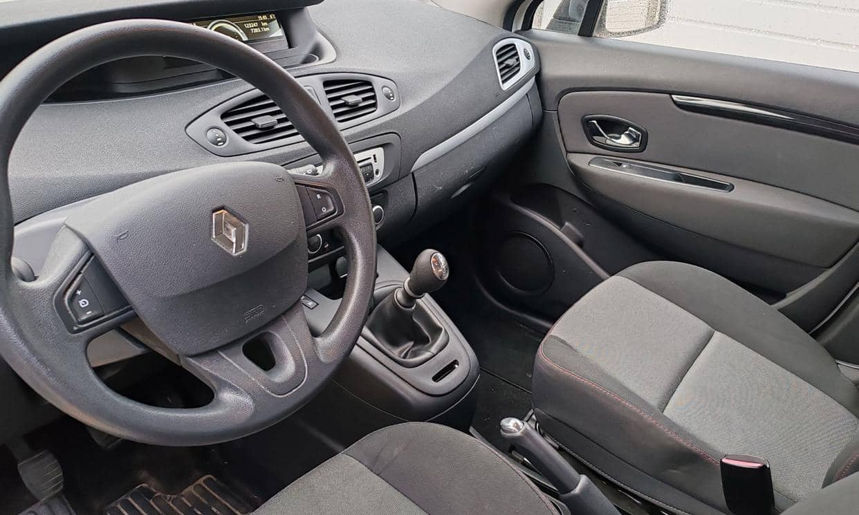 Renault SCENIC III — photo 13