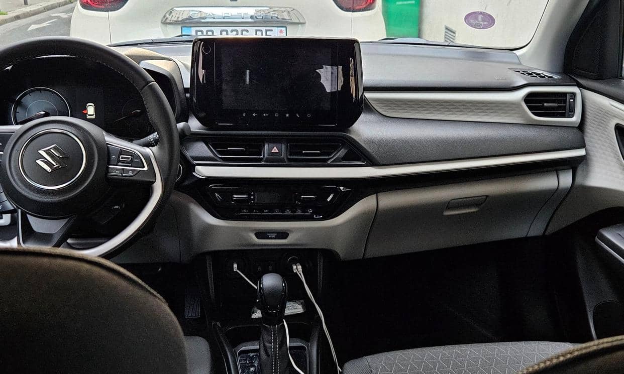 Suzuki SWIFT — photo 2