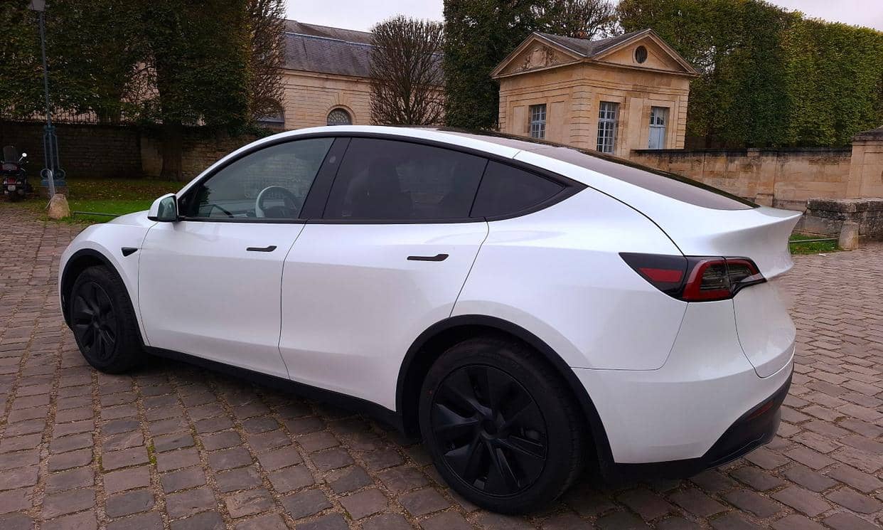 Tesla MODEL Y — photo 2