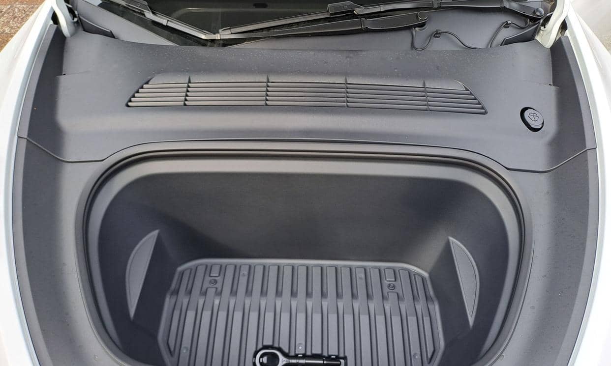 Tesla MODEL Y — photo 8