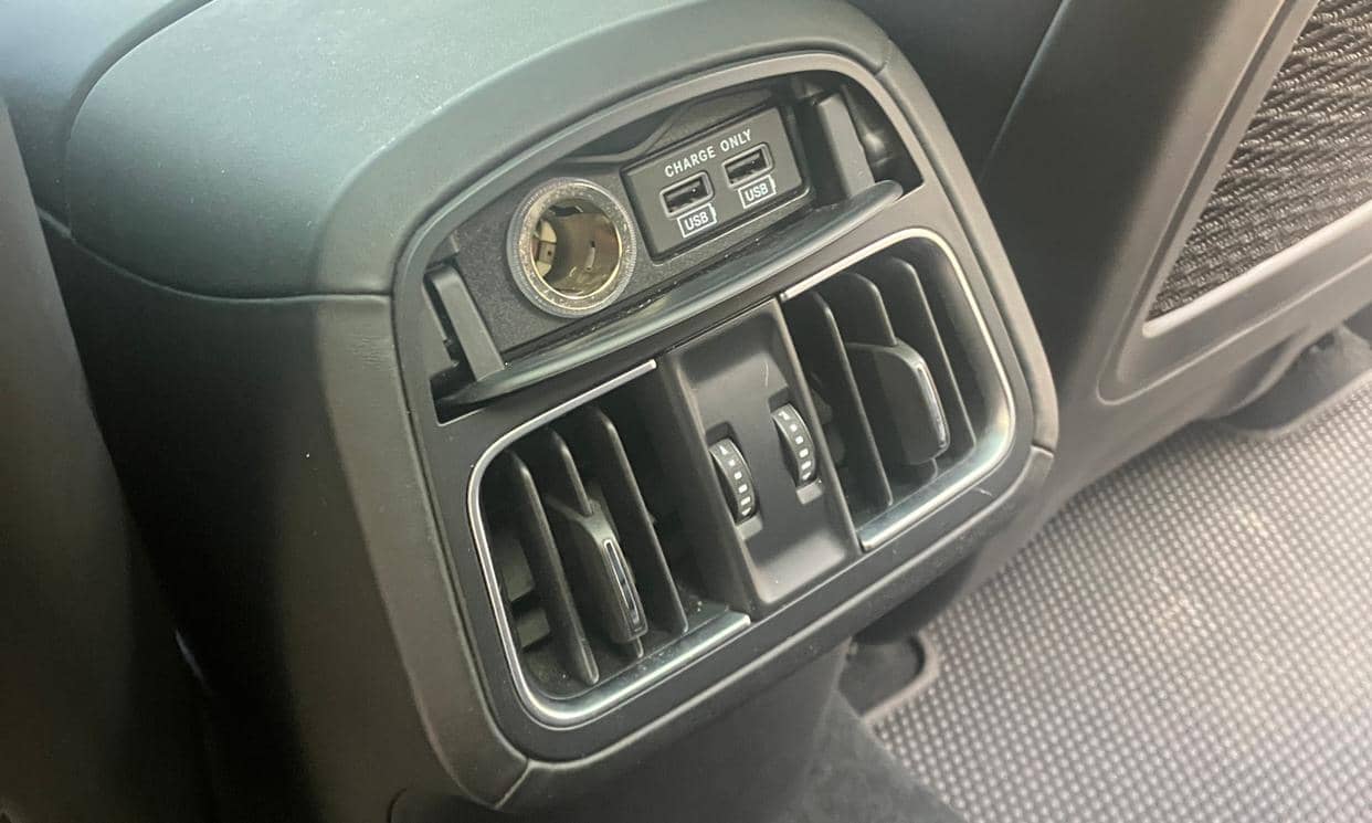 Maserati LEVANTE — photo 11