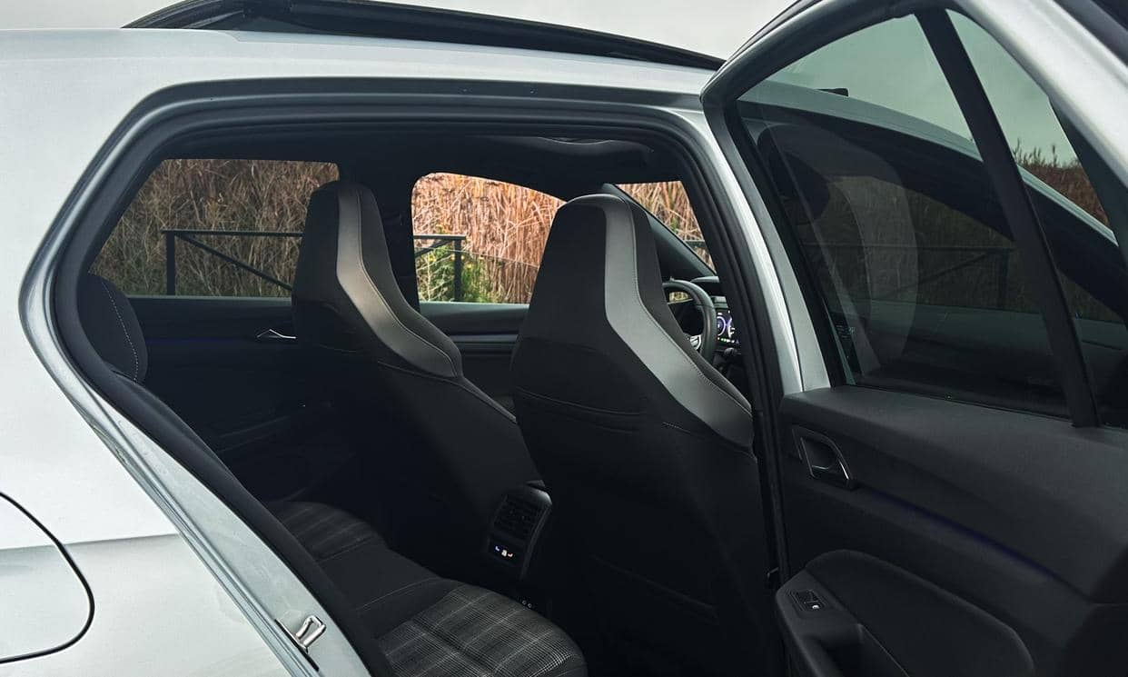 Volkswagen GOLF — photo 18