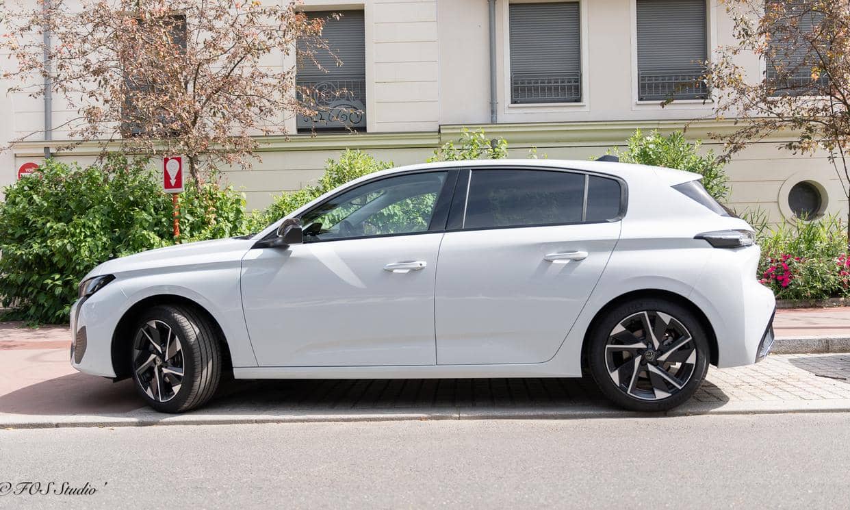 Peugeot 308 — photo 2