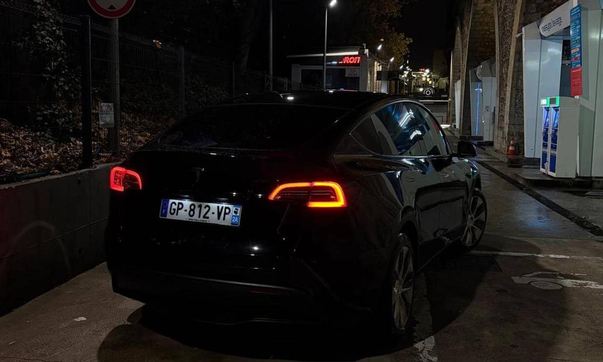 Tesla MODEL Y — photo 2
