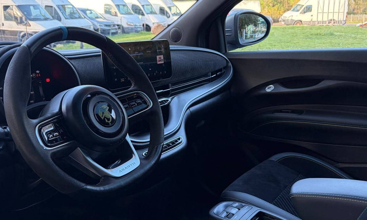 Abarth 500e — photo 10