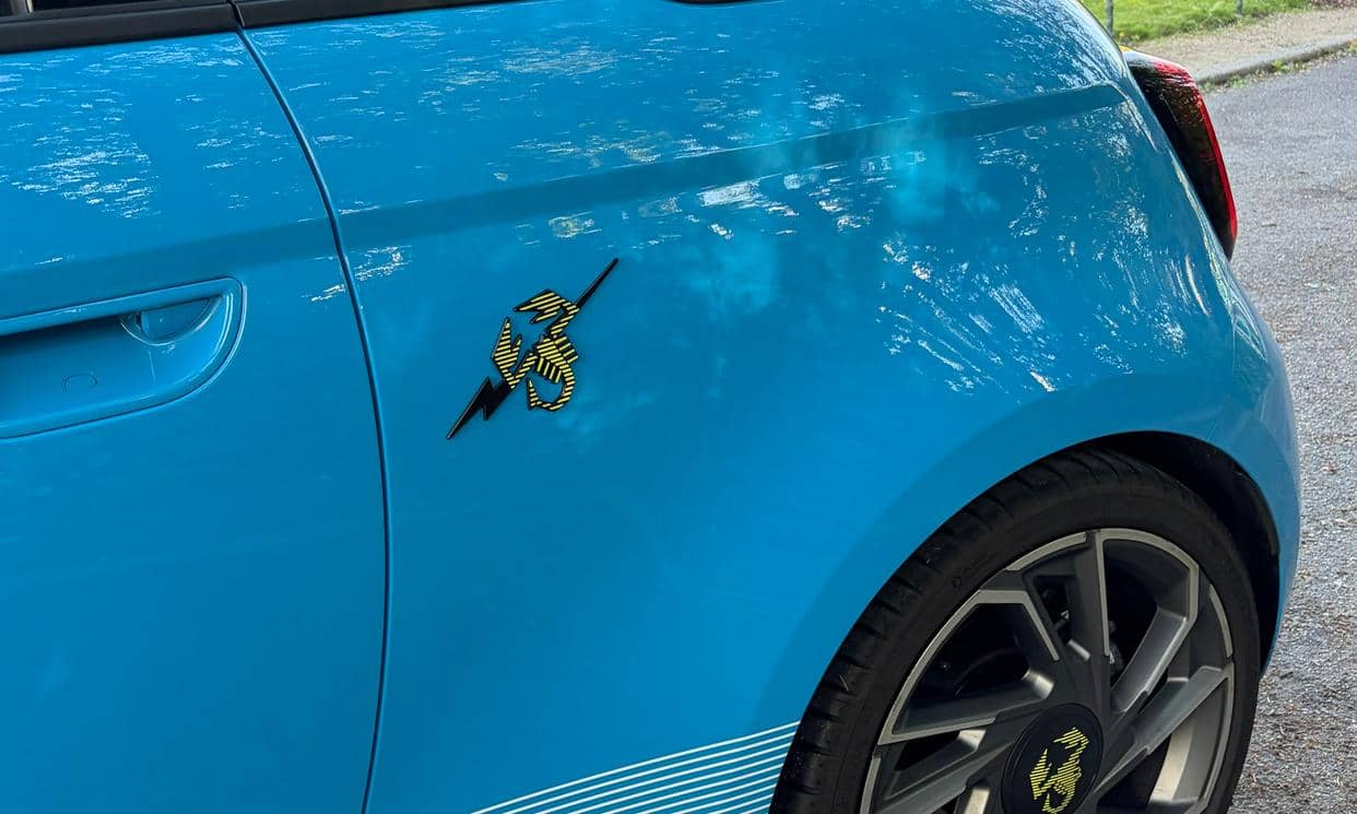 Abarth 500e — photo 11
