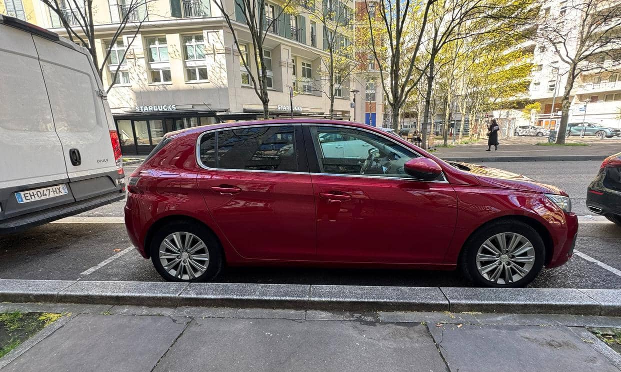 Peugeot 308 — photo 2