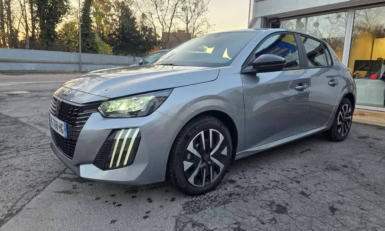 Peugeot 208 — photo 3