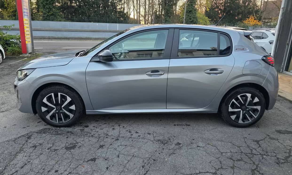 Peugeot 208 — photo 4