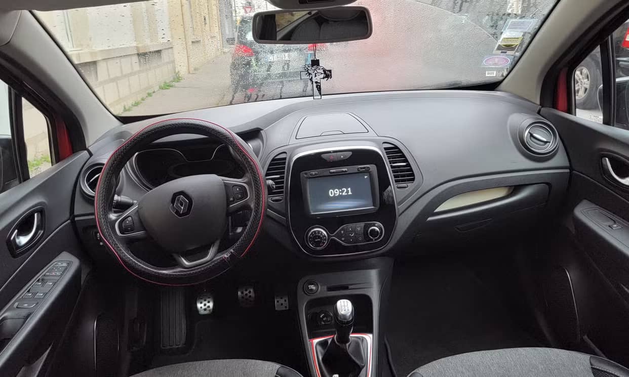 Renault CAPTUR — photo 9