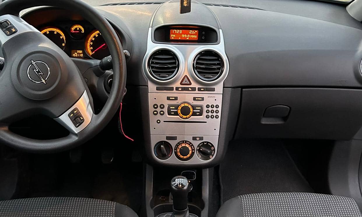 Opel CORSA — photo 4