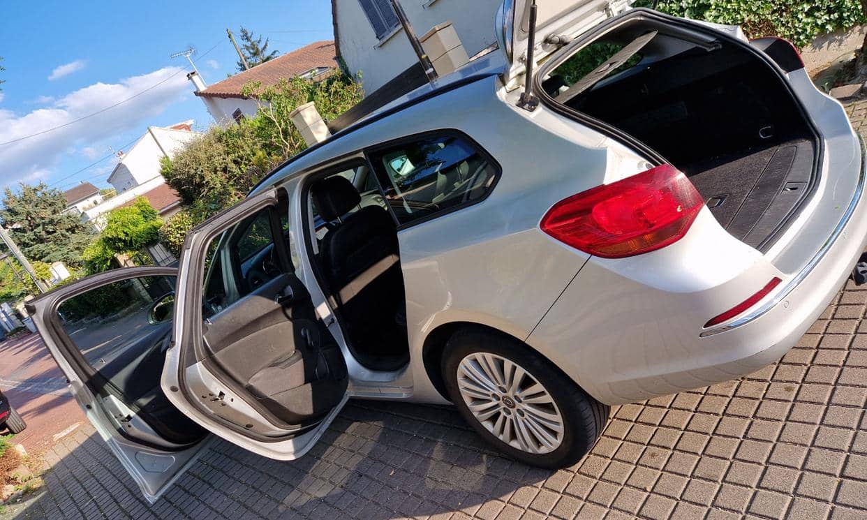 Opel ASTRA — photo 8