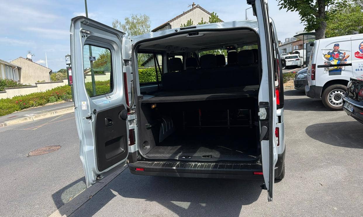 Renault TRAFIC III — photo 6
