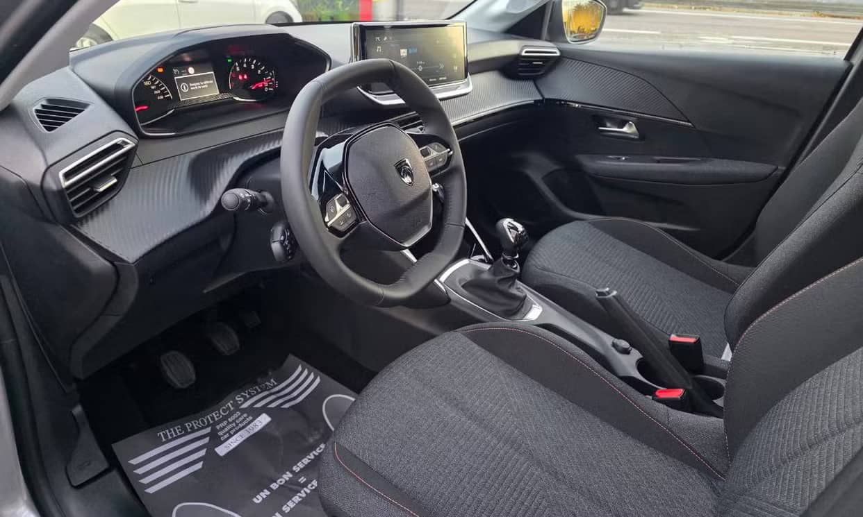 Peugeot 208 — photo 7
