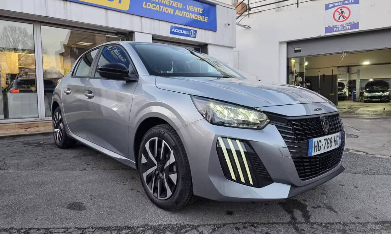 Peugeot 208 — photo 10