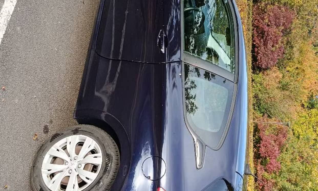 Peugeot 208 — photo 2