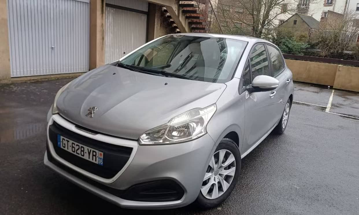 Peugeot 208 — photo 10