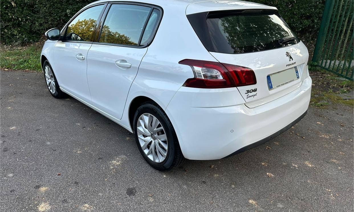 Peugeot 308 — photo 2