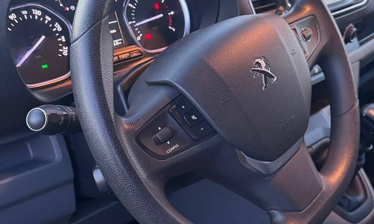 Peugeot TRAVELLER — photo 10