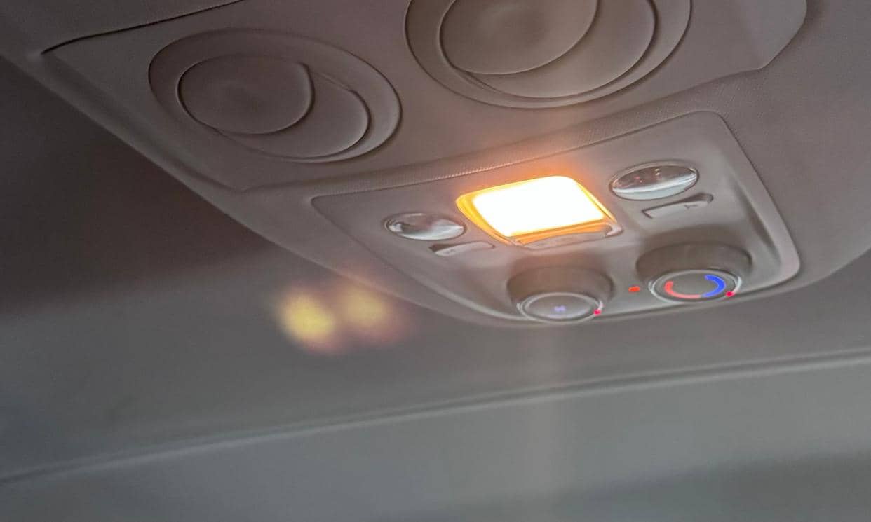 Peugeot TRAVELLER — photo 13