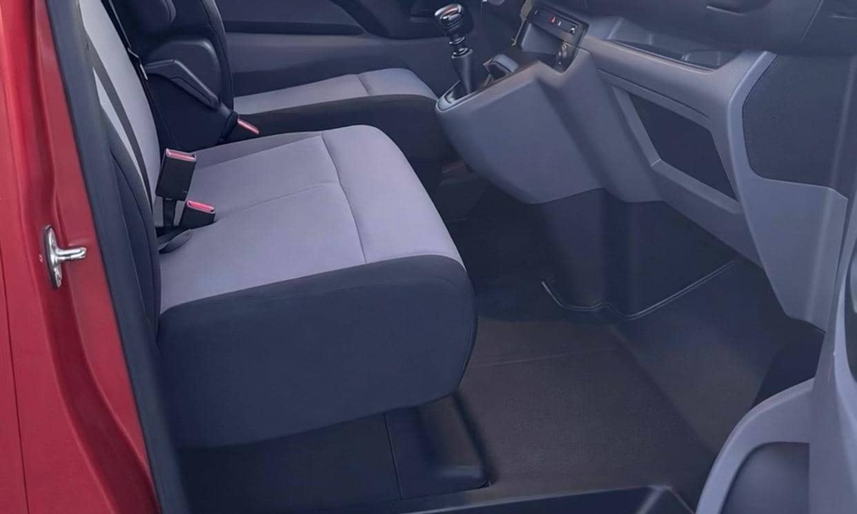 Peugeot TRAVELLER — photo 17