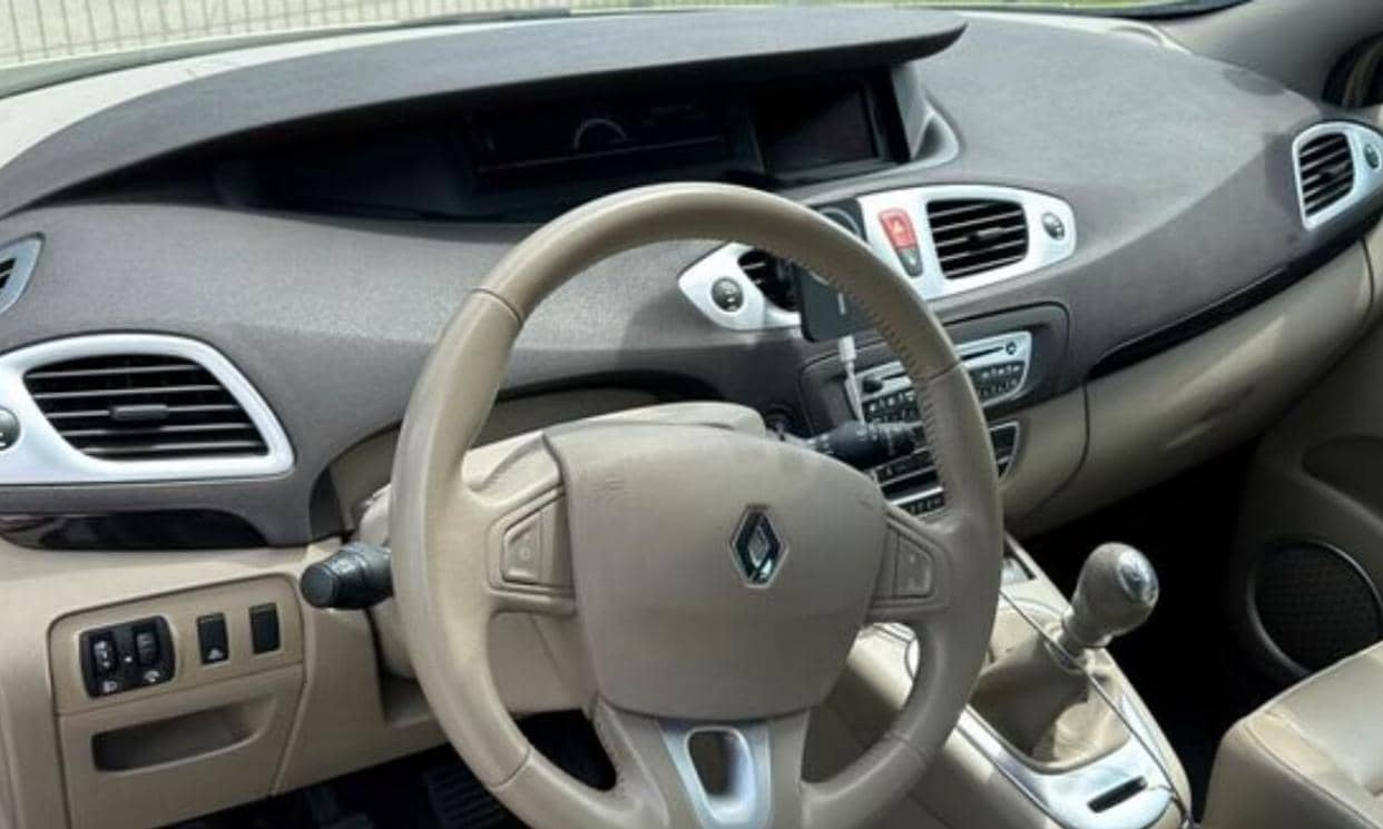Renault GRAND SCENIC III — photo 13