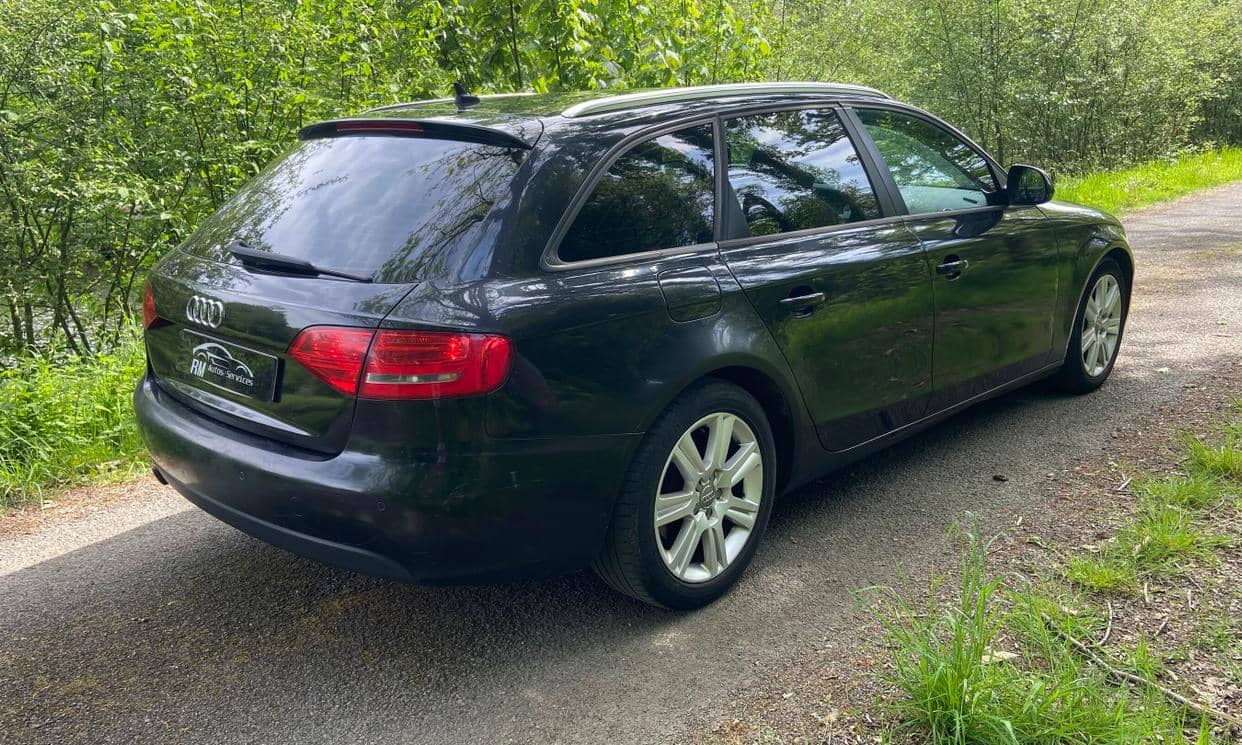 Audi A4 AVANT — photo 2