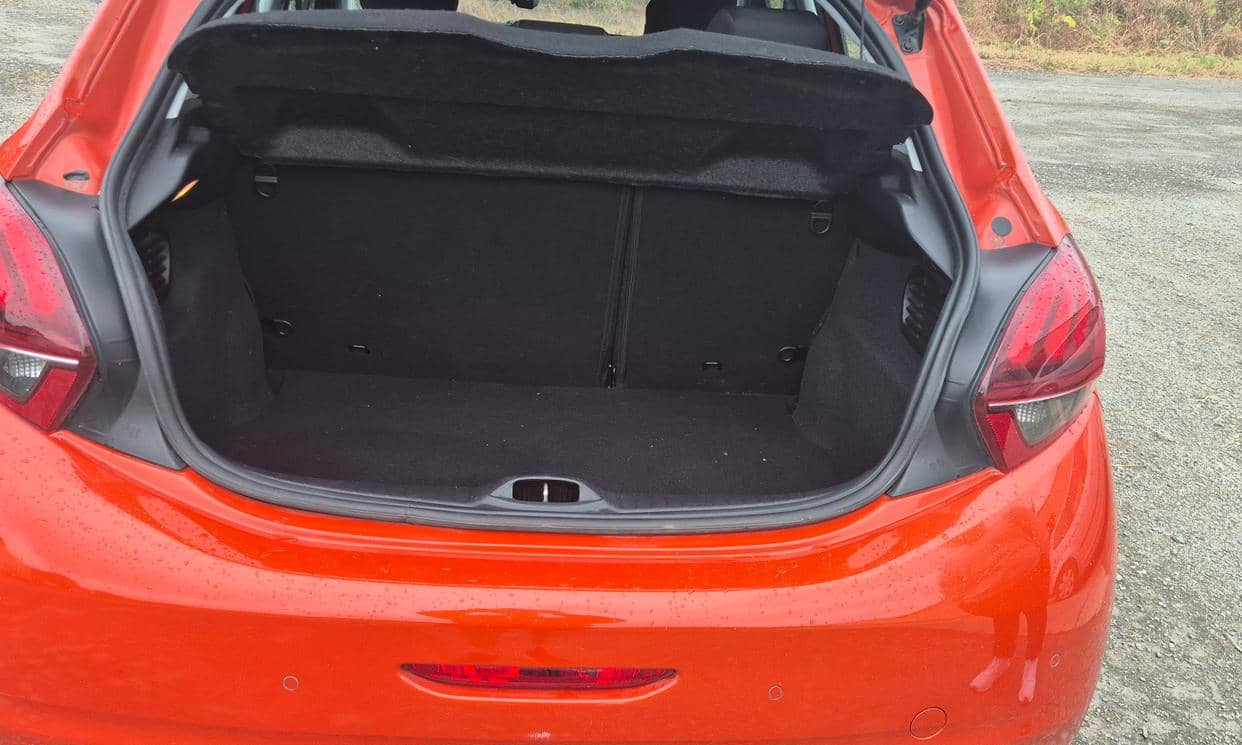 Peugeot 208 — photo 6