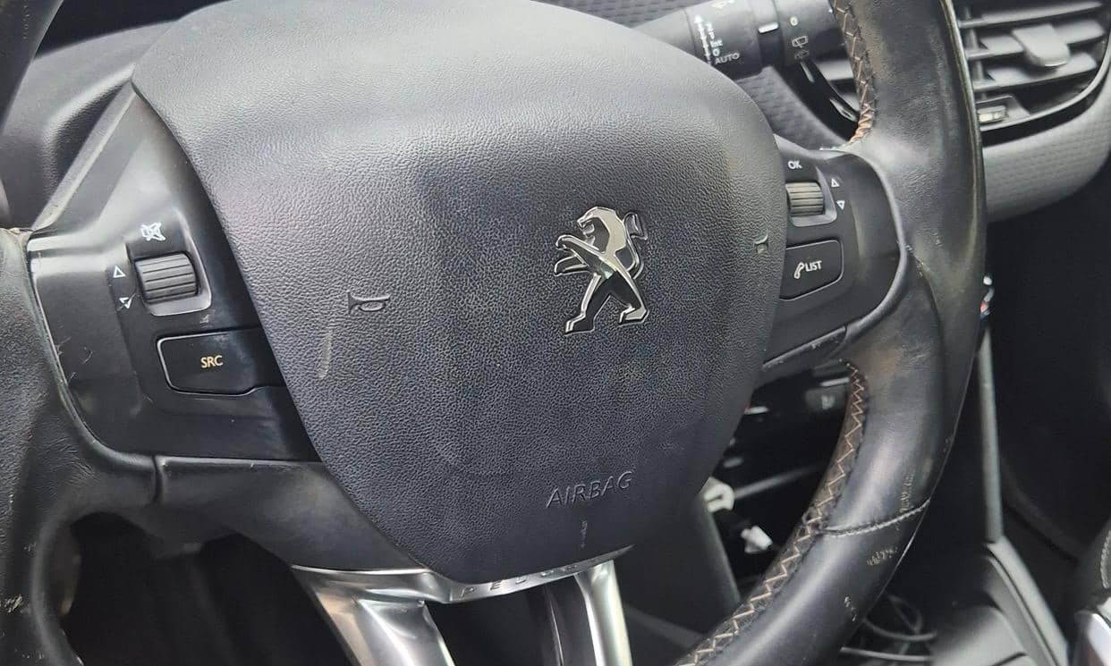 Peugeot 208 — photo 7