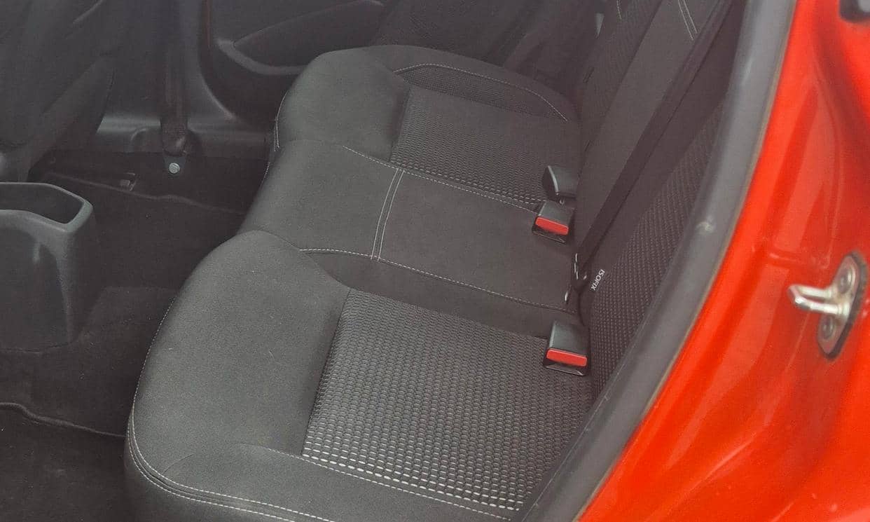Peugeot 208 — photo 12