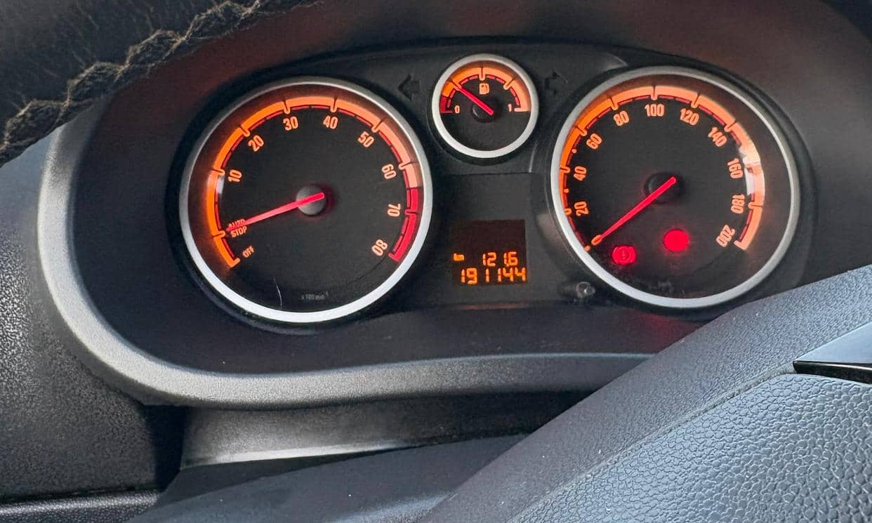 Opel CORSA — photo 12