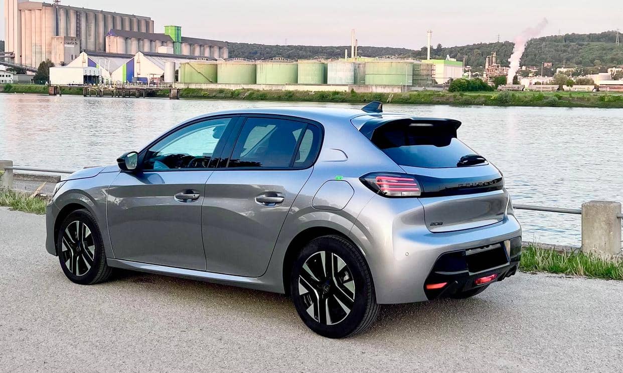 Peugeot 208 — photo 4