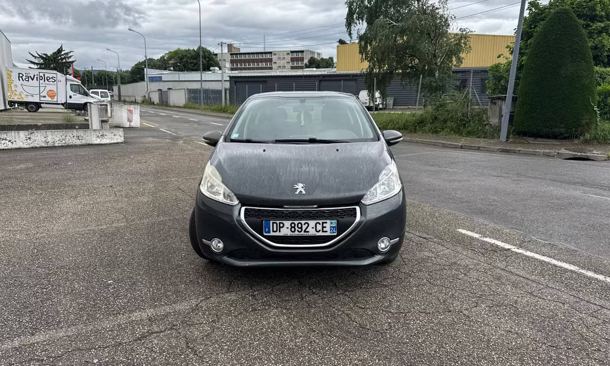 Peugeot 208 — photo 3