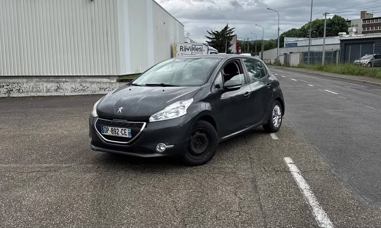 Peugeot 208 — photo 10