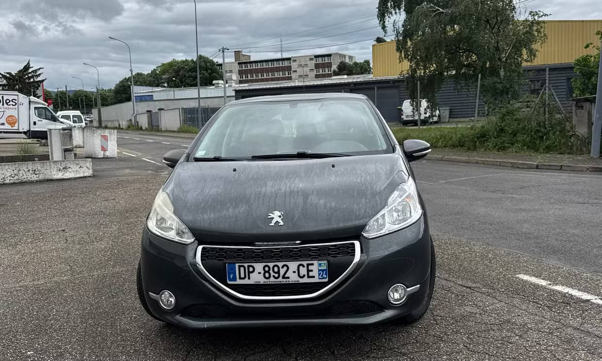 Peugeot 208 — photo 9