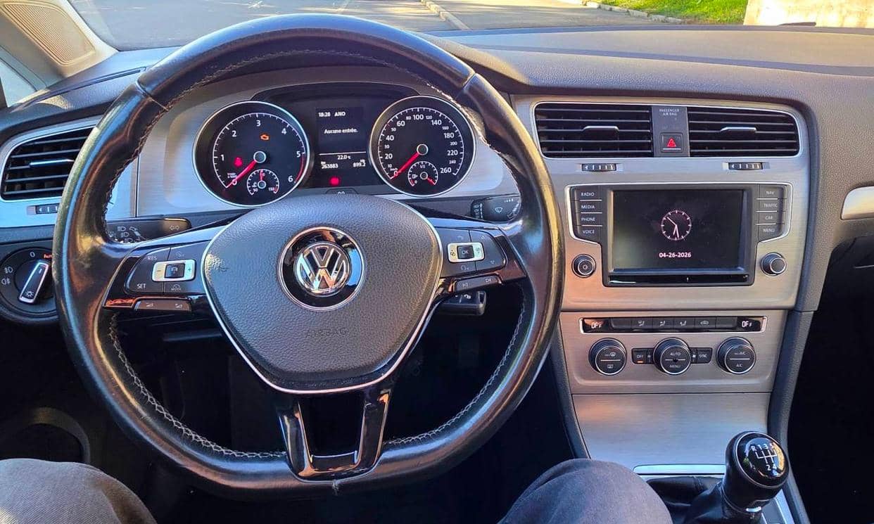 Volkswagen GOLF — photo 11