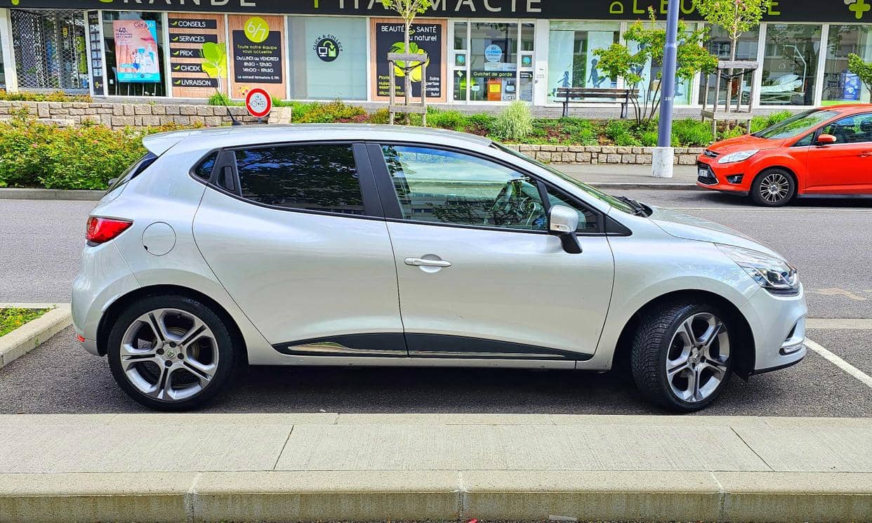 Renault CLIO IV — photo 8