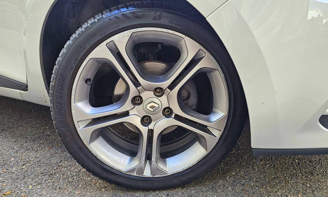 Renault CLIO IV — photo 17